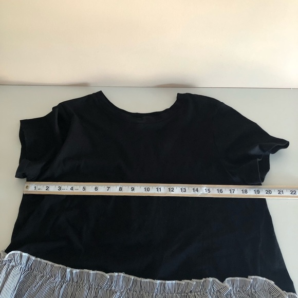 😢Nicole Miller High/Low Ruffled Top Medium - Picture 5 of 6